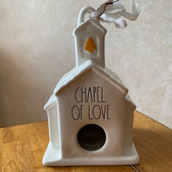 *** Rae Dunn Magenta Wedding Chapel of Love Ceramic Birdhouse Bridal NIB NEW - Picture 2 of 2